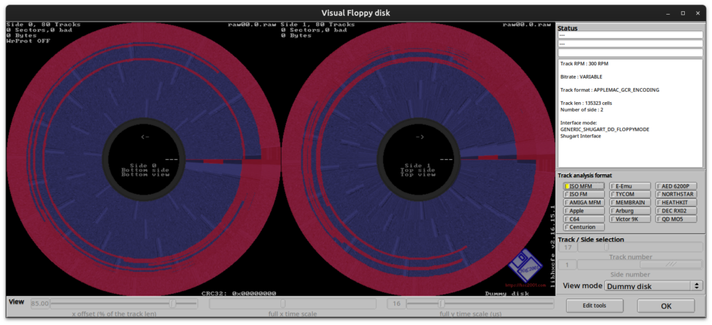 Une capture d'écran de la fenêtre "Track Analyzer" de l'outil HxC. Lorsque l'option "MFM" est cochée, on ne voit que des zones rouges (erreurs de lecture) et des zones bleues (données non reconnues) sur la représentation visuelle des deux faces de la disquette.